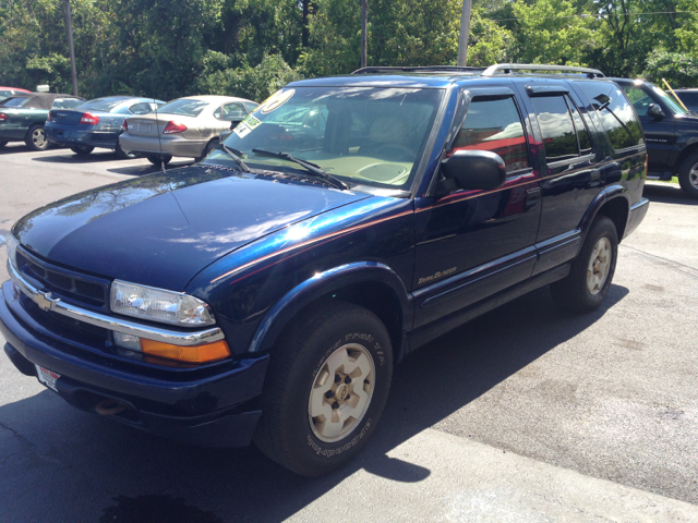 2000 Chevrolet Blazer Luxury 4WD W/ RES