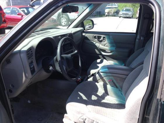 2001 Chevrolet Blazer 2WD QUAD CAB 140.5 ST