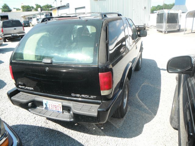 2001 Chevrolet Blazer 2WD QUAD CAB 140.5 ST