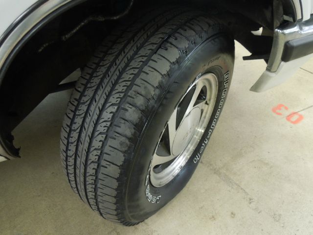 2001 Chevrolet Blazer Luxury 4WD W/ RES