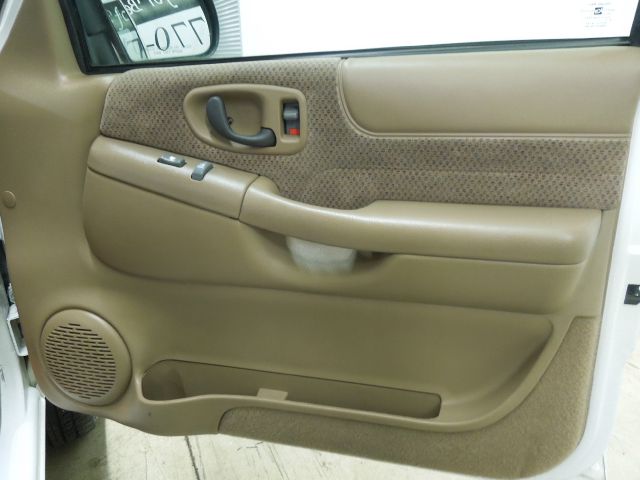 2001 Chevrolet Blazer Luxury 4WD W/ RES