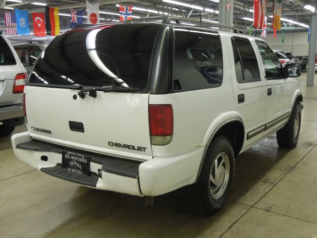 2001 Chevrolet Blazer Luxury 4WD W/ RES