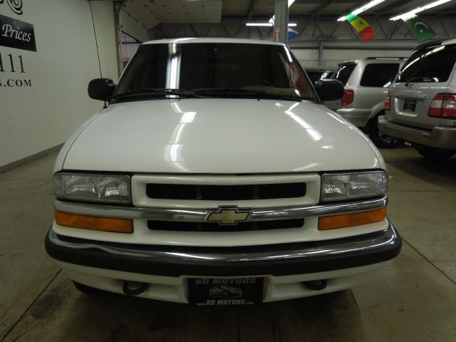 2001 Chevrolet Blazer Luxury 4WD W/ RES