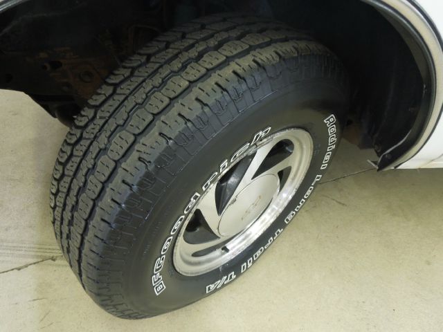 2001 Chevrolet Blazer Luxury 4WD W/ RES