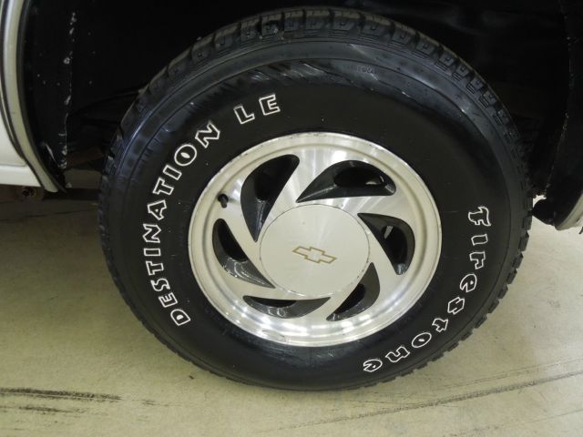 2001 Chevrolet Blazer Luxury 4WD W/ RES