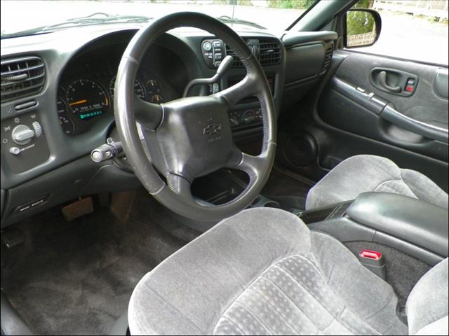 2001 Chevrolet Blazer 24 Box