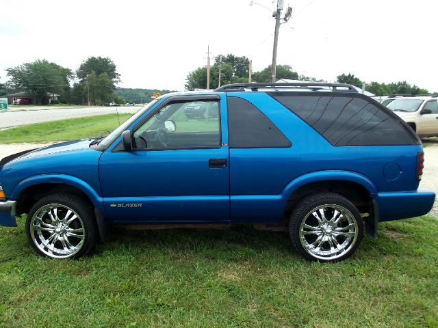 2001 Chevrolet Blazer 2WD QUAD CAB 140.5 ST