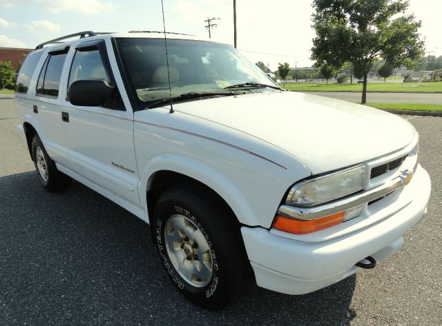 2001 Chevrolet Blazer Luxury 4WD W/ RES