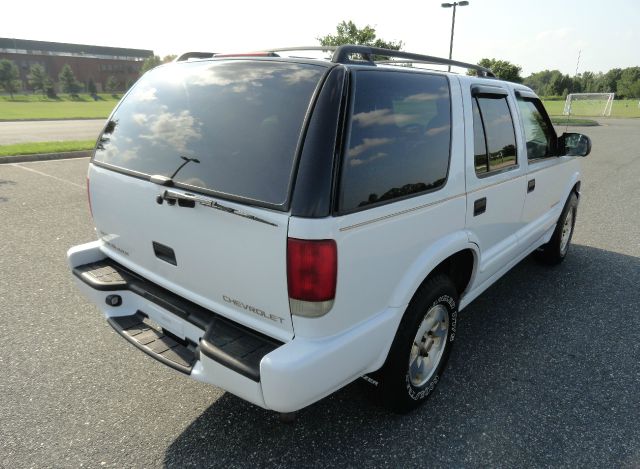 2001 Chevrolet Blazer Luxury 4WD W/ RES