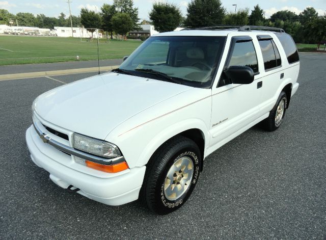 2001 Chevrolet Blazer Luxury 4WD W/ RES