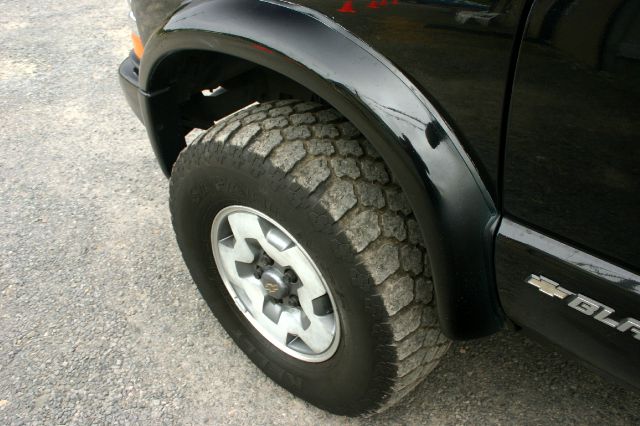 2001 Chevrolet Blazer 4dr Sdn SL Auto Sedan