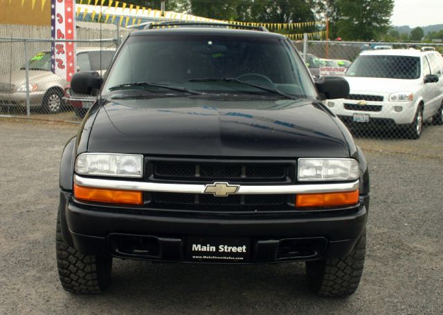 2001 Chevrolet Blazer 4dr Sdn SL Auto Sedan
