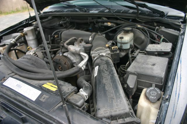 2001 Chevrolet Blazer 4dr Sdn SL Auto Sedan