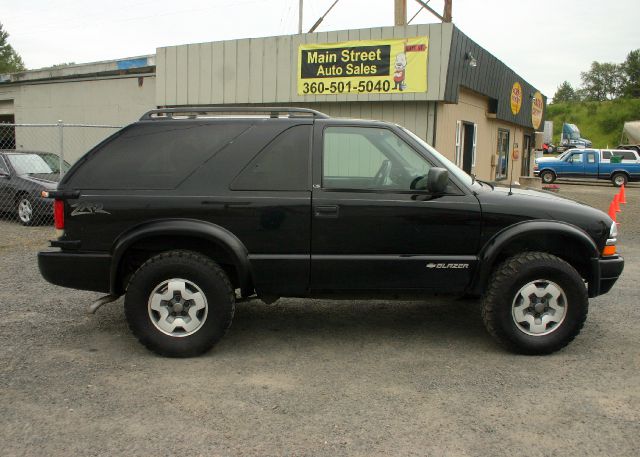 2001 Chevrolet Blazer 4dr Sdn SL Auto Sedan