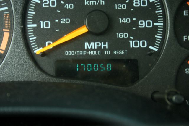 2001 Chevrolet Blazer 4dr Sdn SL Auto Sedan