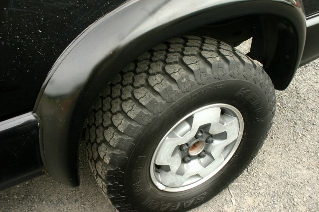 2001 Chevrolet Blazer 4dr Sdn SL Auto Sedan