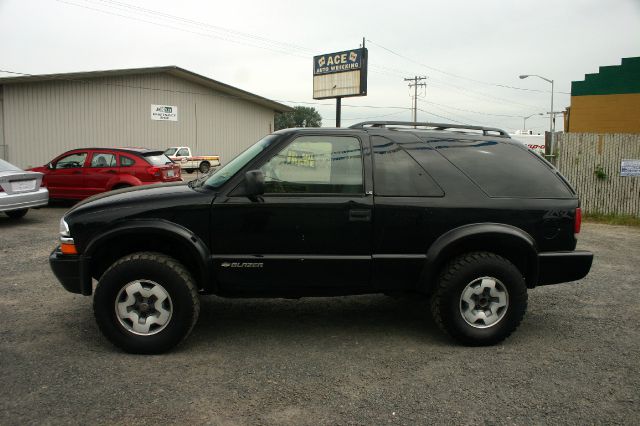 2001 Chevrolet Blazer 4dr Sdn SL Auto Sedan