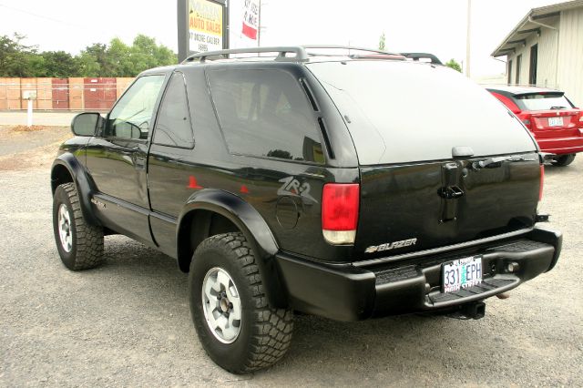 2001 Chevrolet Blazer 4dr Sdn SL Auto Sedan