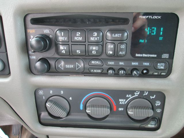 2001 Chevrolet Blazer 2WD QUAD CAB 140.5 ST