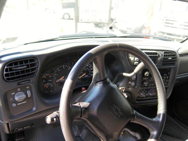 2002 Chevrolet Blazer T6 AWD Leather Moonroof Navigation