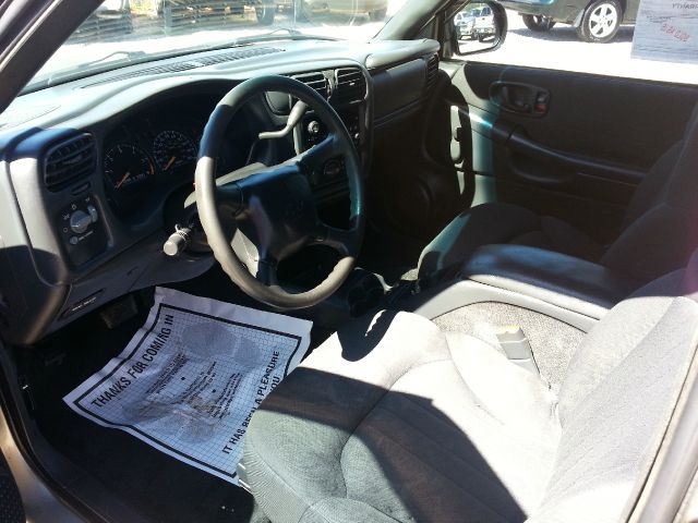 2004 Chevrolet Blazer FWD 4dr SE