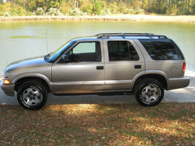 2004 Chevrolet Blazer AWD A SR
