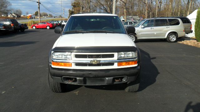 2005 Chevrolet Blazer SE Crew Cab 2WD