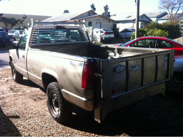 2000 Chevrolet C-K 2500 Lariat 4D Crew Cab Truck