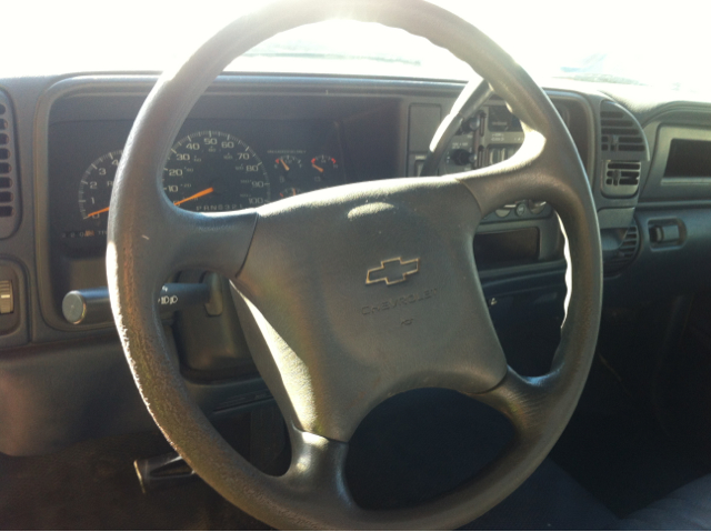 2000 Chevrolet C-K 2500 Lariat 4D Crew Cab Truck