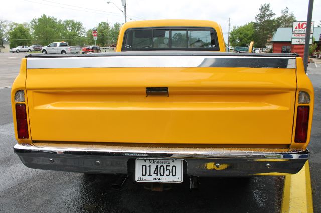 1969 Chevrolet C10 SLT 25