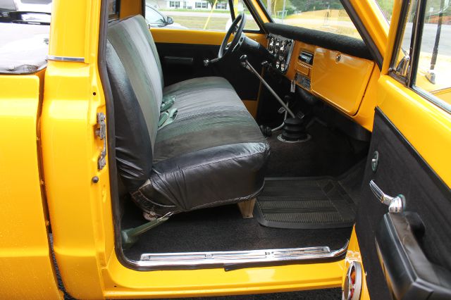 1969 Chevrolet C10 SLT 25