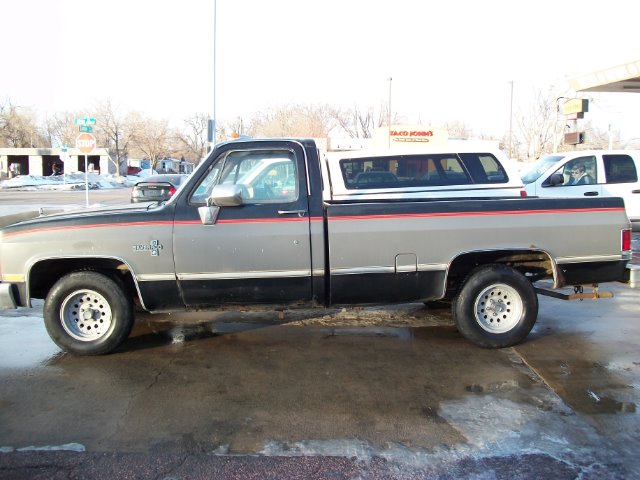 1984 Chevrolet C10 ES 2.4L AUTO