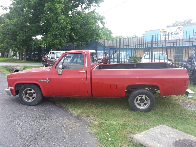 1986 Chevrolet C10 ES 2.4L AUTO