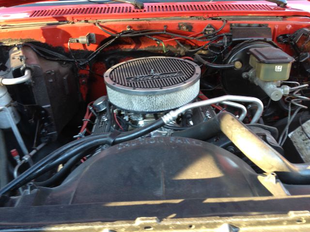 1986 Chevrolet C10 2004 4dr Sdn SE