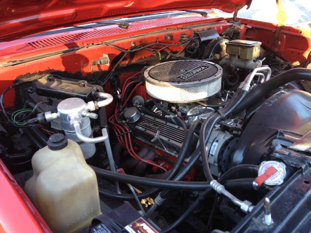 1986 Chevrolet C10 2004 4dr Sdn SE