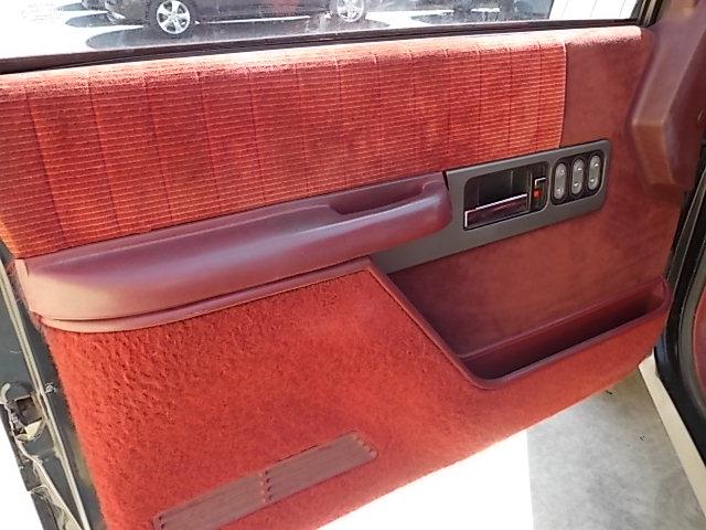 1990 Chevrolet C1500 4dr Sdn Auto (natl) Hatchback