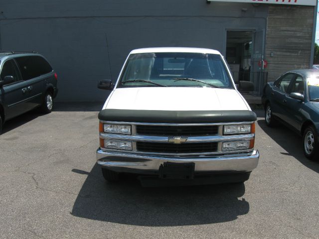 1997 Chevrolet C1500 F150 Regular Cab XLT Pickup 4D 8 Ft