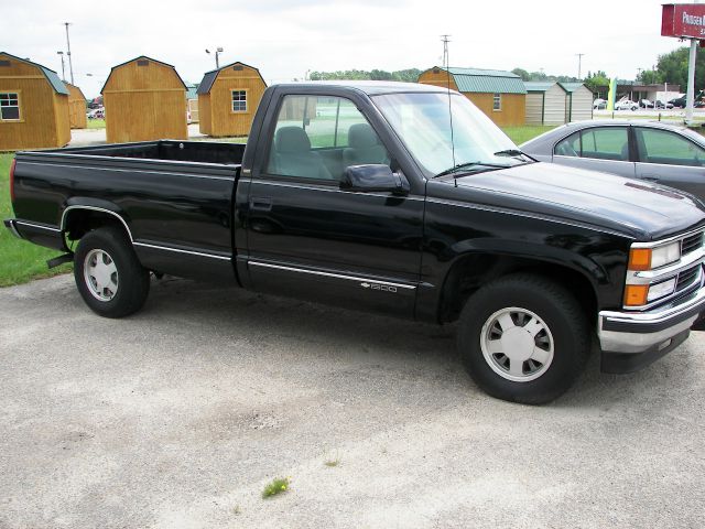 1998 Chevrolet C1500 2010 Volkswagen SEL