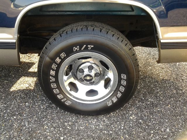 1998 Chevrolet C1500 2500 LS 4WD