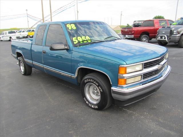 1998 Chevrolet C1500 1998 Ford XLT