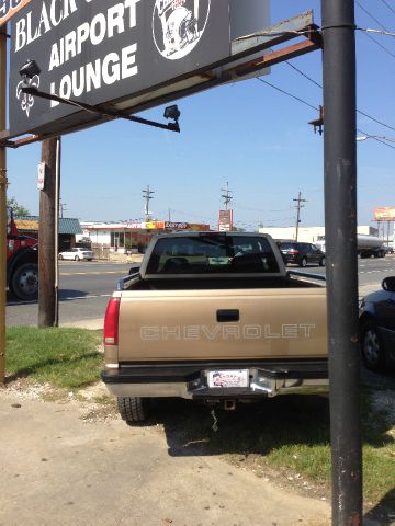 1999 Chevrolet C1500 4dr Sdn Auto GLS w/XM