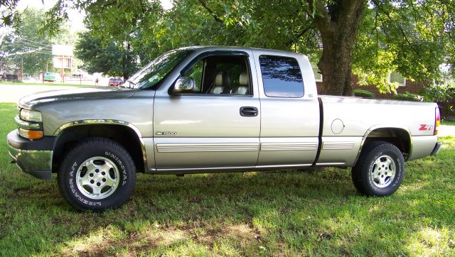 2000 Chevrolet C1500 Luxury RWD V6