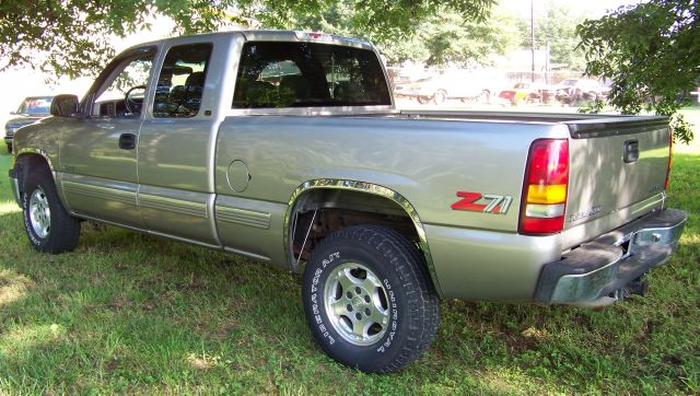 2000 Chevrolet C1500 Luxury RWD V6