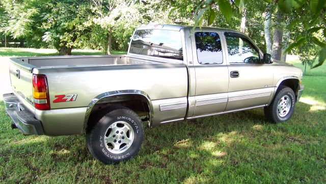 2000 Chevrolet C1500 Luxury RWD V6