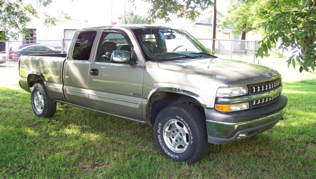 2000 Chevrolet C1500 Luxury RWD V6