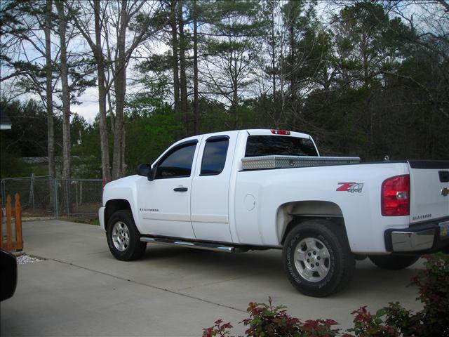 2008 Chevrolet C1500 L AWD Sedan