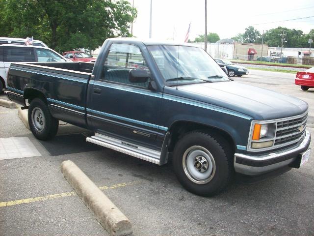 1988 Chevrolet C2500 4WD 4dr Sport