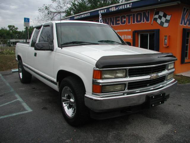 1996 Chevrolet C2500 4WD 4dr Sport