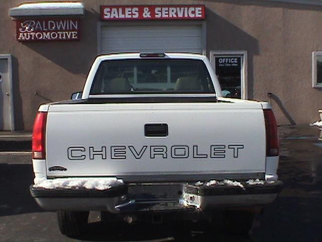 1998 Chevrolet C2500 4WD 4dr Sport