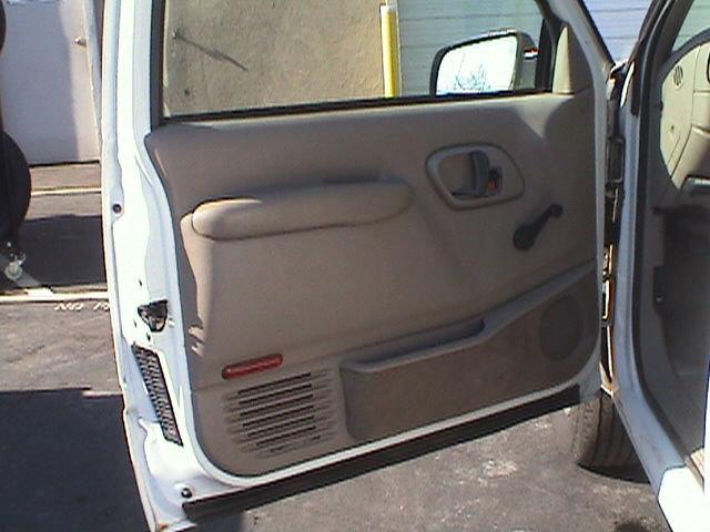 1998 Chevrolet C2500 4WD 4dr Sport